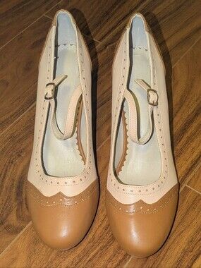 NWOT Retro Two-Tone Oxford Brogue Mary Jane Spectator Sz 10.5/42 Tan and Cream